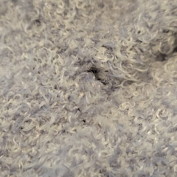 NWT Barefoot Dreams Calypso Wrap Bamboo Chic Lite Retails around $200 CA (As Is) - Picture 3 of 3